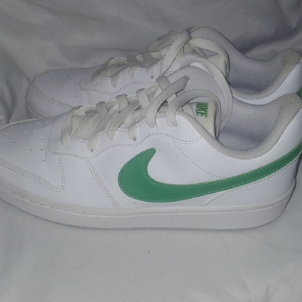 Nike Kids Sneakers in White and Mint Green